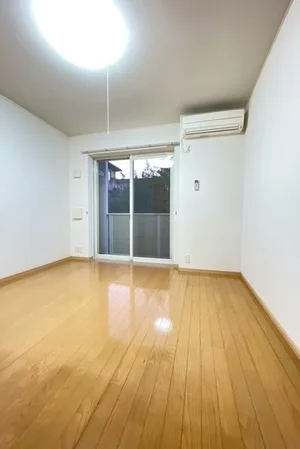 のマンスリーマンション・ウィークリーマンション「ソル・レヴェンテ　ＧＴ 102・洋室(No.1269704)」メイン画像