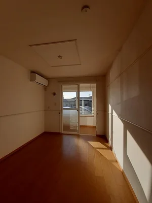 のマンスリーマンション・ウィークリーマンション「ビサイドミニョン 102・洋室(No.1270024)」メイン画像