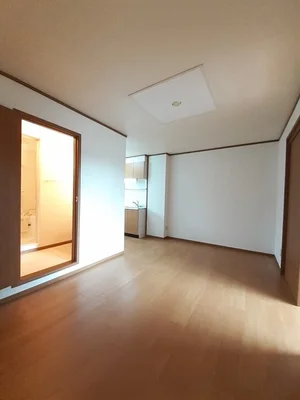 津山市のマンスリーマンション・ウィークリーマンション「ワールドハピネスＡ 202・洋室(No.1270268)」メイン画像