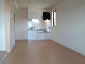 のマンスリーマンション・ウィークリーマンション「サニーフラット春日丘 201・洋室(No.1270277)」メイン画像