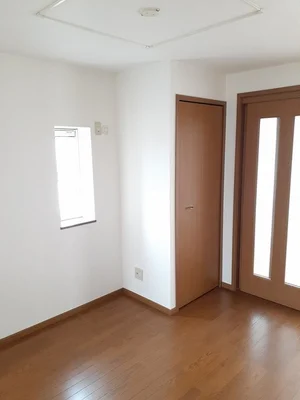 のマンスリーマンション・ウィークリーマンション「ＣＡＳＡ・ＰＡＴＩＯ　Ａ棟 101・DK(No.1271036)」メイン画像