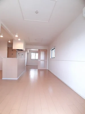 のマンスリーマンション・ウィークリーマンション「ランプロン　アヤ　Ⅲ 202・洋室(No.1271114)」メイン画像