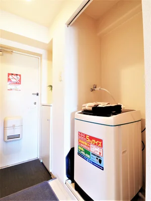 屋内洗濯機置き場　コインランドリーに行かなくても毎日洗濯できるので楽々♪