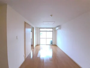 のマンスリーマンション・ウィークリーマンション「コーポサケンⅠ 102・洋室(No.1272436)」メイン画像