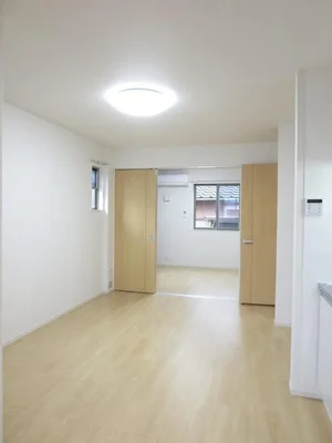 のマンスリーマンション・ウィークリーマンション「メゾン・ド・ＫＯＵ　Ａ 101・洋室(No.1272621)」メイン画像