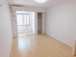 のマンスリーマンション・ウィークリーマンション「ベルフィミーモ岩切 102・洋室(No.1272829)」メイン画像