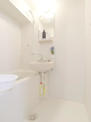 ユニットバス　シャンプーコンディショナー等すべて標準品です　一日の終わりにすっきりと汚れを落としてリフレッシュ！