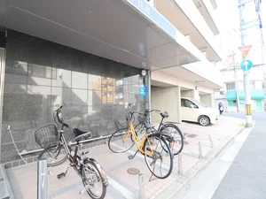 駐輪場あり　近場へのお出かけや通勤などにあると嬉しい設備です。