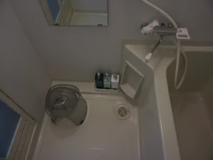 シャンプー/コンディショナー/ボディソープ/風呂イス/風呂桶をご用意。