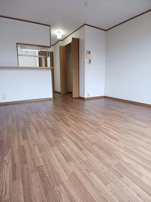 のマンスリーマンション・ウィークリーマンション「ルート３＆カーサⅢ 104・洋室(No.1273402)」メイン画像