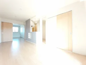 のマンスリーマンション・ウィークリーマンション「プリムローズ・サノ 202・洋室(No.1273687)」メイン画像