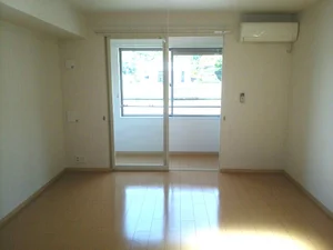 のマンスリーマンション・ウィークリーマンション「ヒルズ　キザキ　Ｄ 105・洋室(No.1273713)」メイン画像