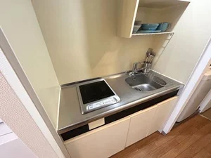 キッチン。IHコンロとなります！　※設置備品の種類・デザイン等写真と異なる場合がございます。