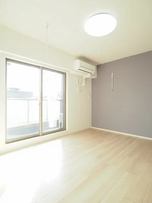 のマンスリーマンション・ウィークリーマンション「アンの家　グリーンゲイブルズ 203・洋室(No.1274905)」メイン画像