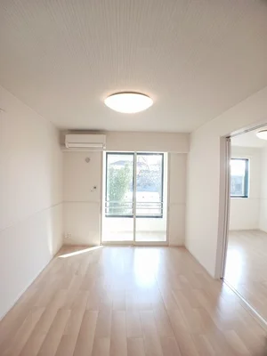 のマンスリーマンション・ウィークリーマンション「ヒカルサ境港外江町ウエストⅠ 101・洋室(No.1275024)」メイン画像