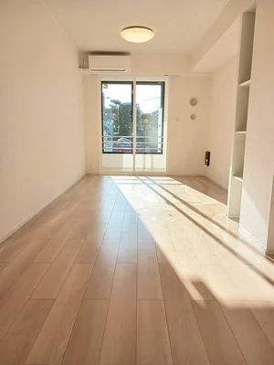 のマンスリーマンション・ウィークリーマンション「ベリッシモ　ソーレ 102・洋室(No.1275510)」メイン画像