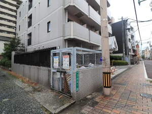 敷地内ゴミ捨て場