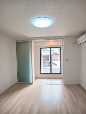 のマンスリーマンション・ウィークリーマンション「カーサ　ルセス　Ａ 102・洋室(No.1275815)」メイン画像