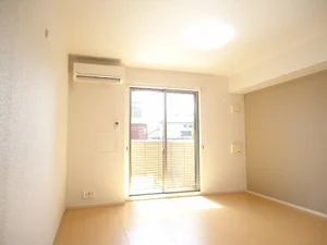 のマンスリーマンション・ウィークリーマンション「Ｃｏｍｆｏｒｔ　Ｓｉｚｕｋａ 105・洋室(No.1276506)」メイン画像