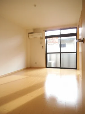 のマンスリーマンション・ウィークリーマンション「フラワーパレスＡ館 202・洋室(No.1276518)」メイン画像