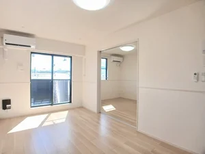 のマンスリーマンション・ウィークリーマンション「エヴァ　グリーン　ヴィラⅠ 203・洋室(No.1276654)」メイン画像