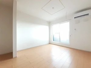 のマンスリーマンション・ウィークリーマンション「プリマヴェーラＫ　Ａ 202・洋室(No.1276929)」メイン画像