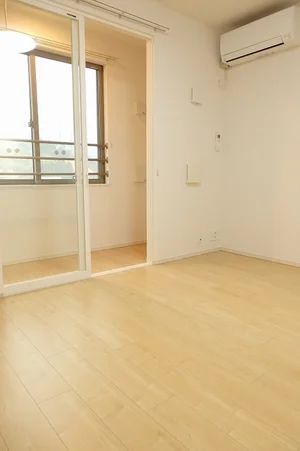 のマンスリーマンション・ウィークリーマンション「ヒルズ　キザキ　Ｆ 204・洋室(No.1276968)」メイン画像