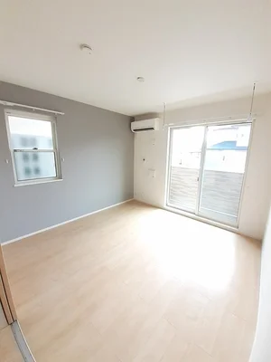 のマンスリーマンション・ウィークリーマンション「ＣＲＯＷＤ真備Ⅱ 102・洋室(No.1277072)」メイン画像