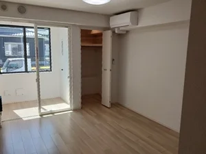 のマンスリーマンション・ウィークリーマンション「Ｋ．Ｆ．Ｋ．アルバ　ｔｗｏ 102・洋室(No.1277211)」メイン画像