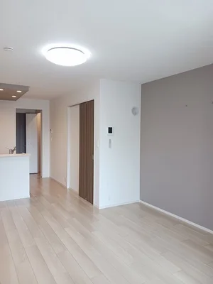 のマンスリーマンション・ウィークリーマンション「スカイ・レジデンス 203・洋室(No.1278034)」メイン画像