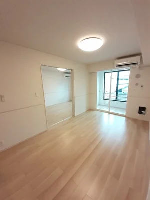 のマンスリーマンション・ウィークリーマンション「ベニアージュ　Ｄ 102・洋室(No.1278210)」メイン画像