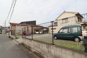 敷地外駐車場2