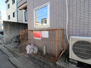 敷地内ゴミ捨て場