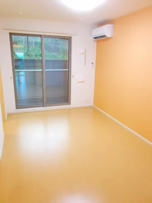 のマンスリーマンション・ウィークリーマンション「アンブラッセ　Ⅱ 102・洋室(No.1278461)」メイン画像