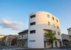 福山駅まで徒歩13分の好立地物件! 周辺環境もコンビニや飲食店、病院など生活に欠かせない施設へのアクセス抜群です。