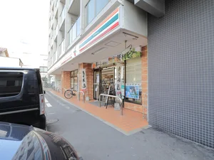 セブン-イレブン 広島中広１丁目店まで徒歩６分