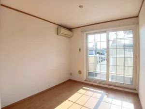 のマンスリーマンション・ウィークリーマンション「コーポラス・カマタ　Ａ 203・洋室(No.1278931)」メイン画像