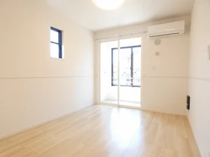 のマンスリーマンション・ウィークリーマンション「アミストッソ・コルザ　Ⅱ 103・洋室(No.1279005)」メイン画像