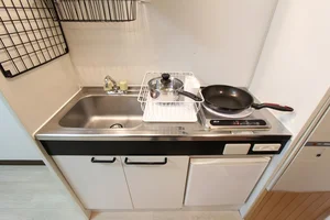 ※炊飯器・鍋フライパン・掃除機・アイロン・空気清浄機・HDD・ブルーレイレコーダーは現在設置しておりません。