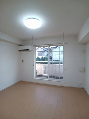 のマンスリーマンション・ウィークリーマンション「ヒルサイド　ガーデンＡ 203・洋室(No.1279038)」メイン画像