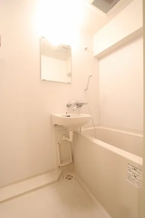 ※炊飯器・鍋フライパン・掃除機・アイロン・空気清浄機・HDD・ブルーレイレコーダーは現在設置しておりません。