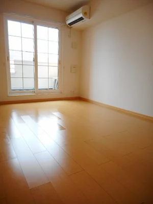 のマンスリーマンション・ウィークリーマンション「サニーエアポート　３号館 203・洋室(No.1279586)」メイン画像