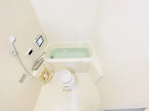 バストイレは別♪嬉しいテレビ付★☆お風呂でゆっくりくつろげます☆風呂桶・風呂イス・風呂用洗剤・スポンジをご用意しておりますのでぜひご活用ください！
