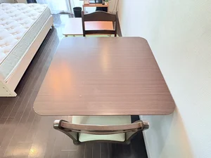 デスク&チェア付きなのでリモートワークもバッチリです♪