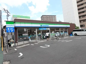 ファミリーマート