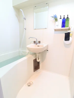 バストイレ別!シャンプーやボディーソープをご用意させていただいてるので入居してすぐ湯舟に浸かって疲れを癒すことが可能です♪