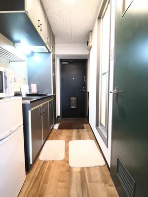 玄関には靴ベラやスリッパもご用意しておりますので是非ご活用ください♪