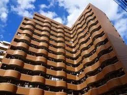 博多駅より徒歩11分！周辺には飲食店やコンビニなど生活する際に助かるお店がたくさんあり、非常に便利な立地となっております。