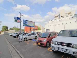 成川パーキング