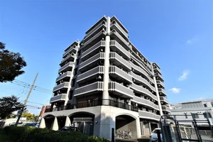 駐輪場あり・オートロック付で防犯カメラありのセキュリテイ物件！近くには　大型ショッピングモールや九州大学病院♪